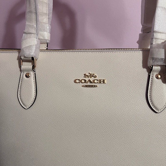 Coach Large Tote in Chalk - Picture 4 of 9